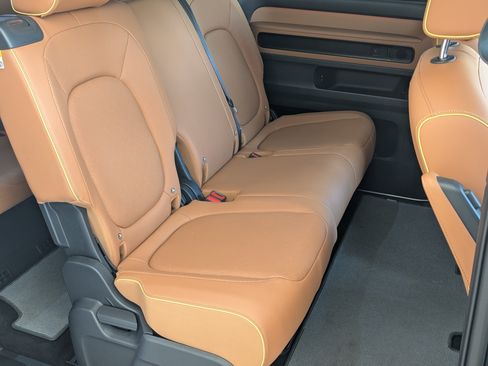 Used 2025 Volkswagen ID. Buzz 1st Edition RWD image 24