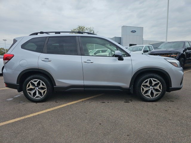 Used 2020 Subaru Forester Premium AWD/4WD image 5