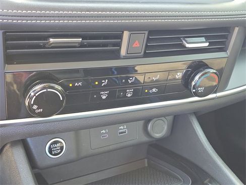 Certified 2023 Nissan Rogue S image 27