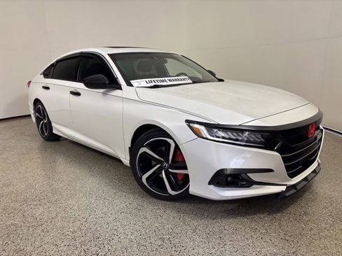 Used 2022 Honda Accord Sport image 2