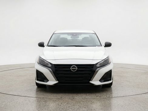 Used 2025 Nissan Altima 2.5 SV image 2