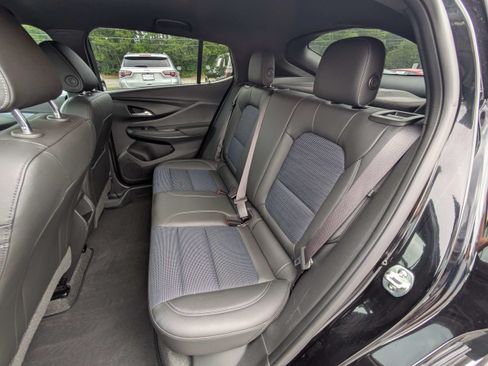 Used 2026 Buick Envista Preferred FWD image 12