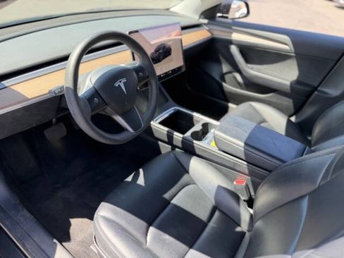 Used 2023 Tesla Model 3 Standard Range RWD image 9