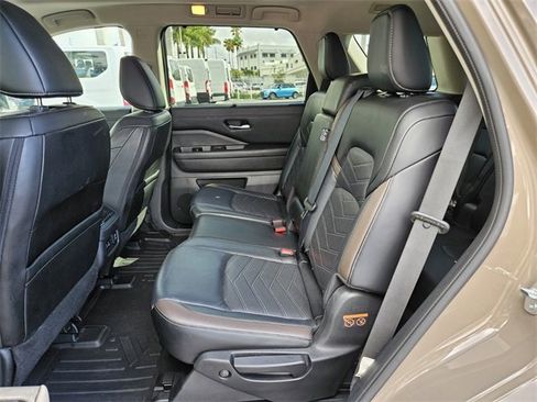 Used 2023 Nissan Pathfinder Platinum w/ Cargo Package image 6