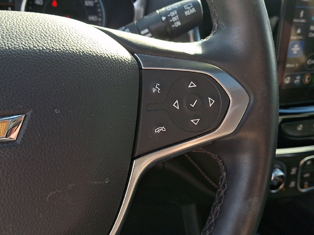 Used 2023 Chevrolet Traverse LT AWD/4WD image 23