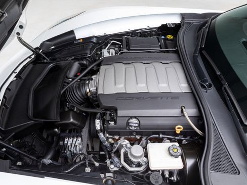 Used 2018 Chevrolet Corvette Stingray Coupe w/ 2LT Preferred Equipment Group image 21