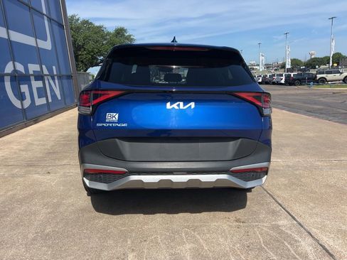 Used 2023 Kia Sportage EX FWD image 7