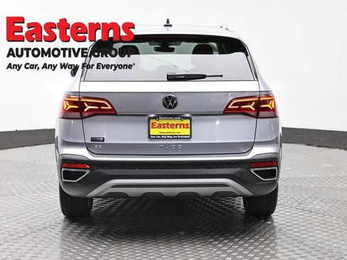 Used 2024 Volkswagen Taos SE FWD image 6