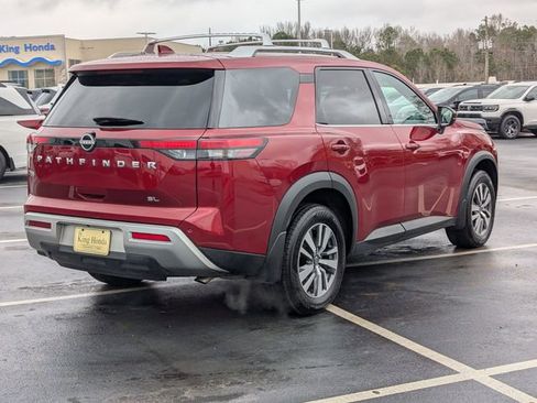 Used 2024 Nissan Pathfinder SL image 8