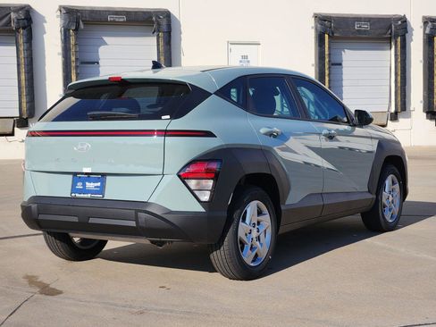 New 2026 Hyundai Kona SE image 4