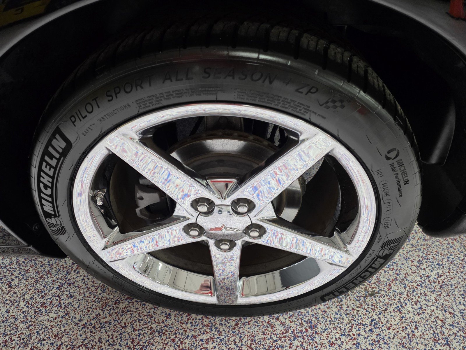 Used 2007 Chevrolet Corvette Coupe w/ Preferred Equipment Group RWD image 18