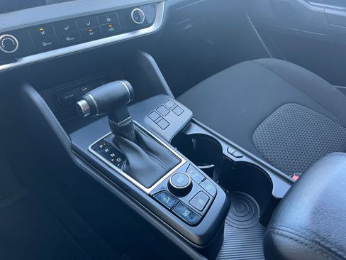 Used 2025 Kia Sportage LX image 40