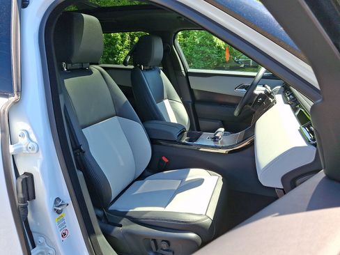 Used 2026 Land Rover Range Rover Velar Dynamic SE AWD/4WD image 3