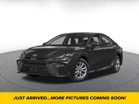 Used 2025 Toyota Camry LE FWD image 1