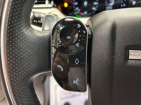 Used 2018 Land Rover Range Rover Velar R-Dynamic SE AWD/4WD image 12