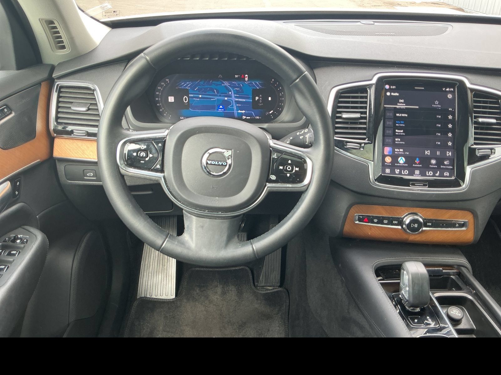 Used 2023 Volvo XC90 B6 Plus w/ Protection Package Premier AWD/4WD image 13