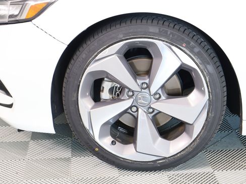 Used 2019 Honda Accord Touring image 18