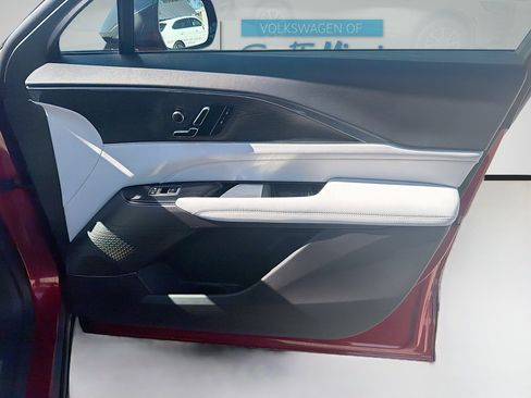 Used 2024 Cadillac Lyriq Luxury RWD image 35