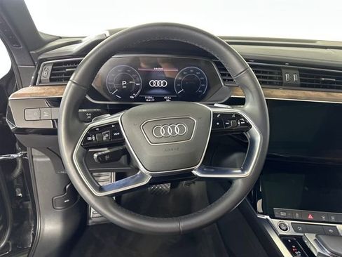 Used 2022 Audi e-tron Premium image 14