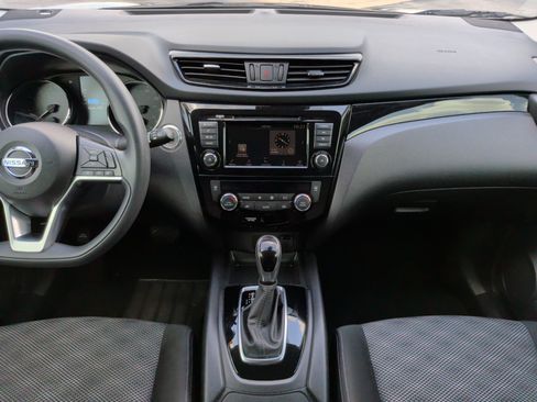 Used 2020 Nissan Rogue Sport SV FWD image 32