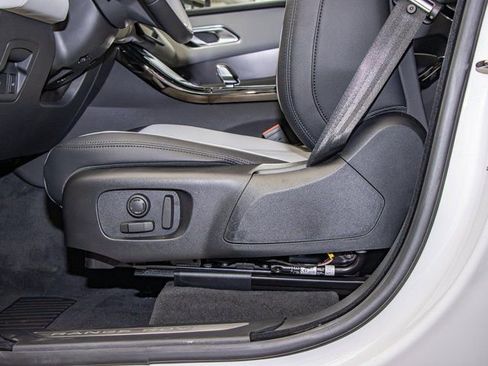 Used 2026 Land Rover Range Rover Velar Dynamic SE image 15