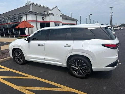 Used 2024 Lexus TX 350 AWD w/ Captains Chair Package image 4