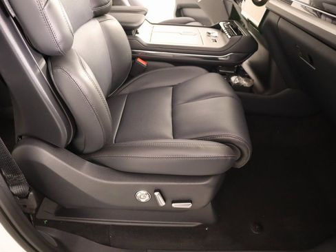 New 2025 Lincoln Navigator Reserve w/ Jet Appearance Package AWD/4WD image 15