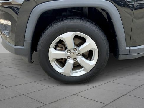 Used 2017 Jeep Compass Latitude image 10