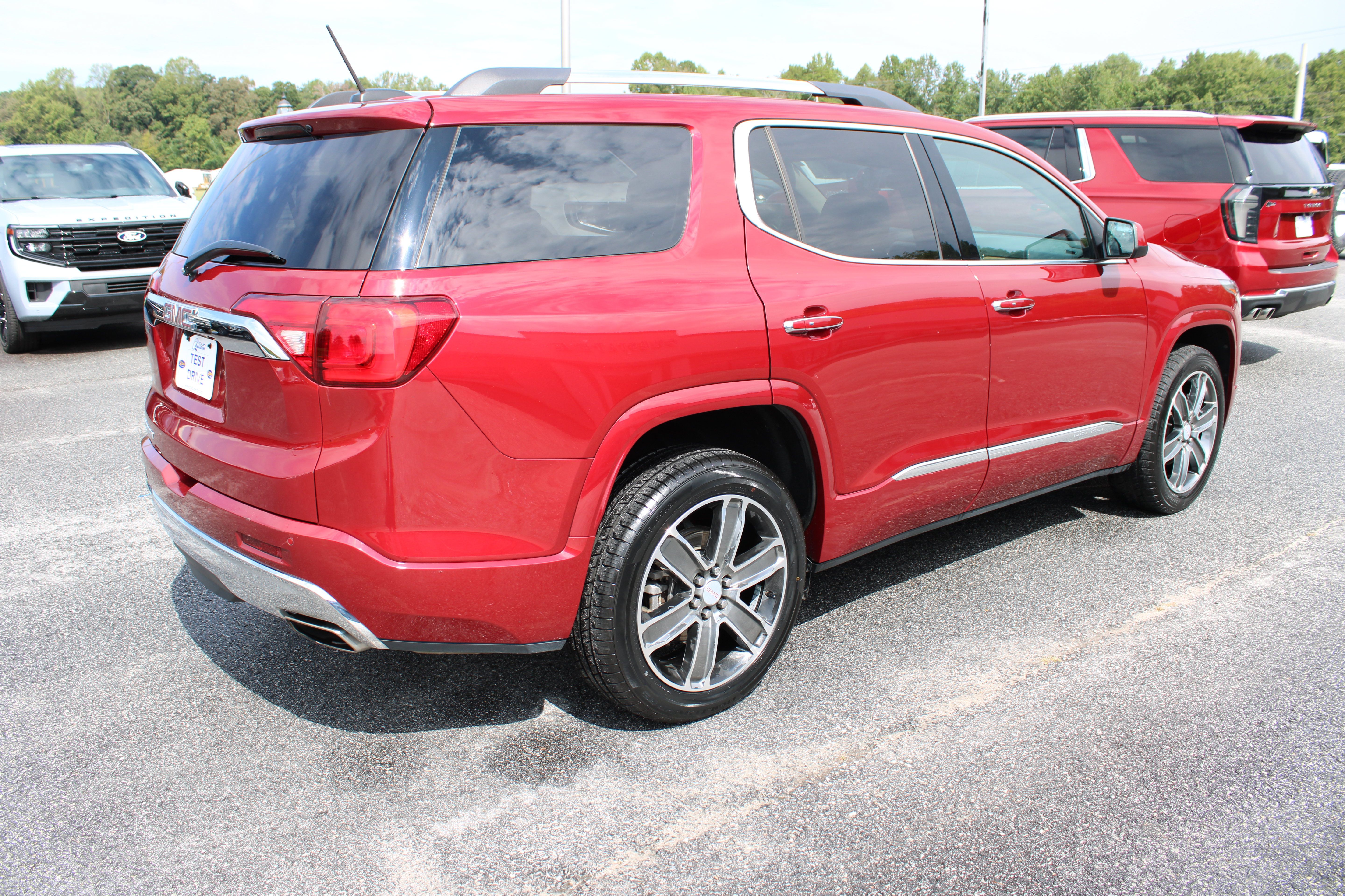 Used 2019 GMC Acadia Denali w/ Technology Package FWD image 6