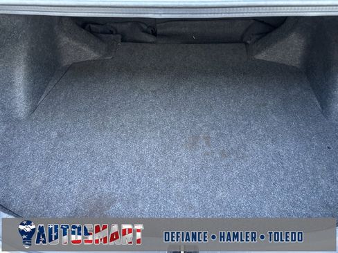 Used 2018 Toyota Corolla LE image 29