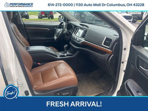 Used 2019 Toyota Highlander Limited AWD/4WD image 16