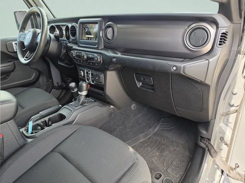 Used 2023 Jeep Gladiator Sport AWD/4WD image 14