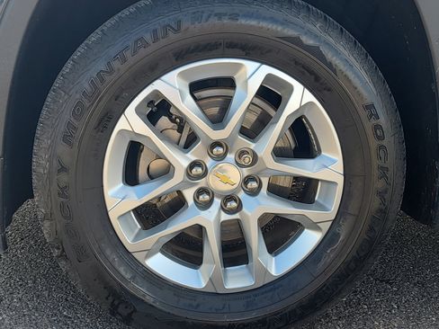 Used 2019 Chevrolet Traverse LT FWD image 11