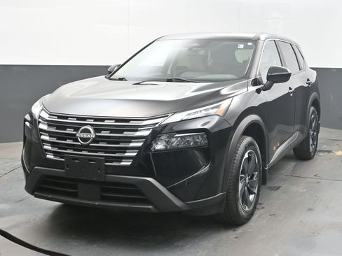 Certified 2024 Nissan Rogue SV image 3