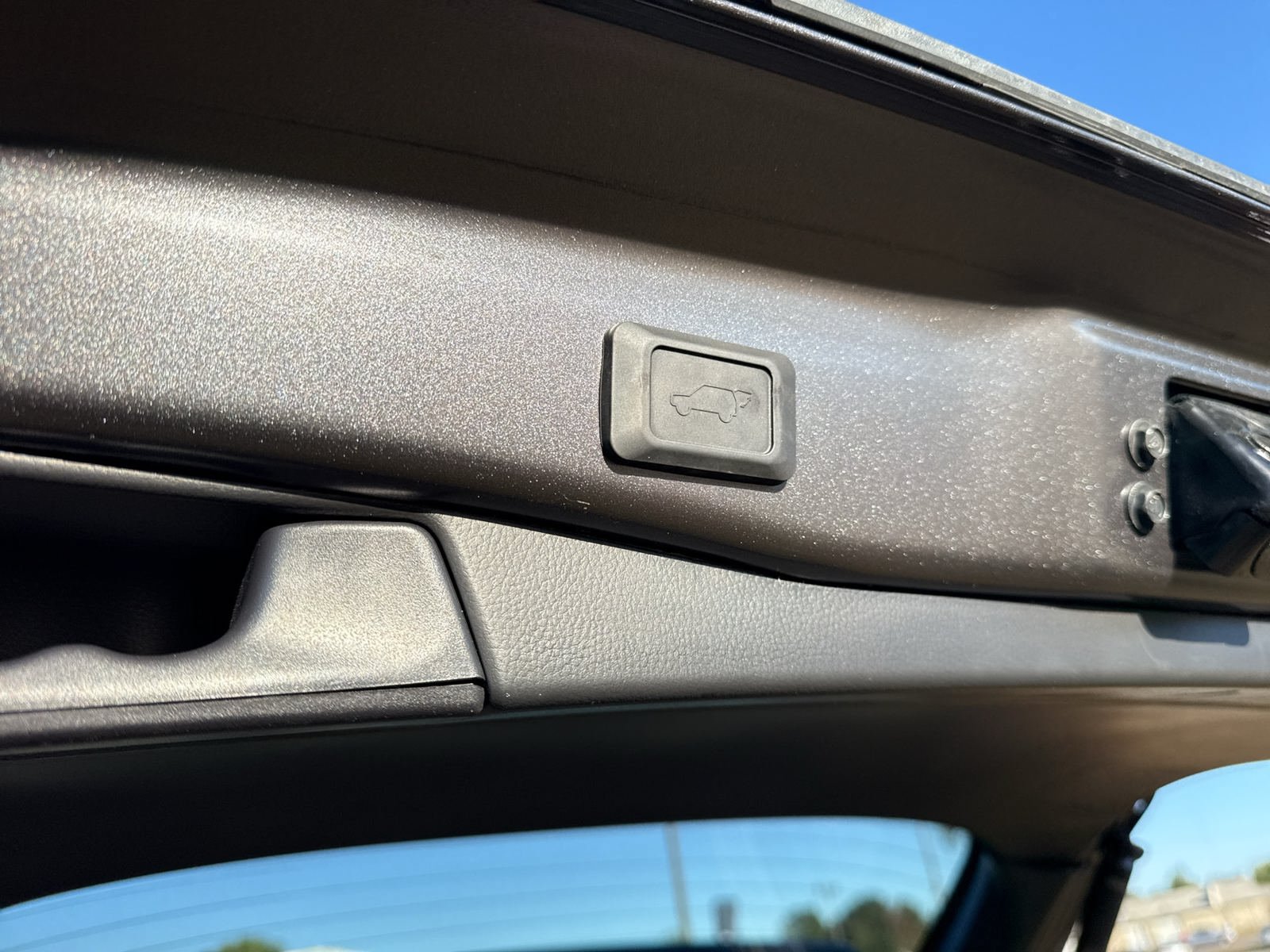 Used 2025 Toyota RAV4 XLE Premium w/ Weather Package FWD image 25