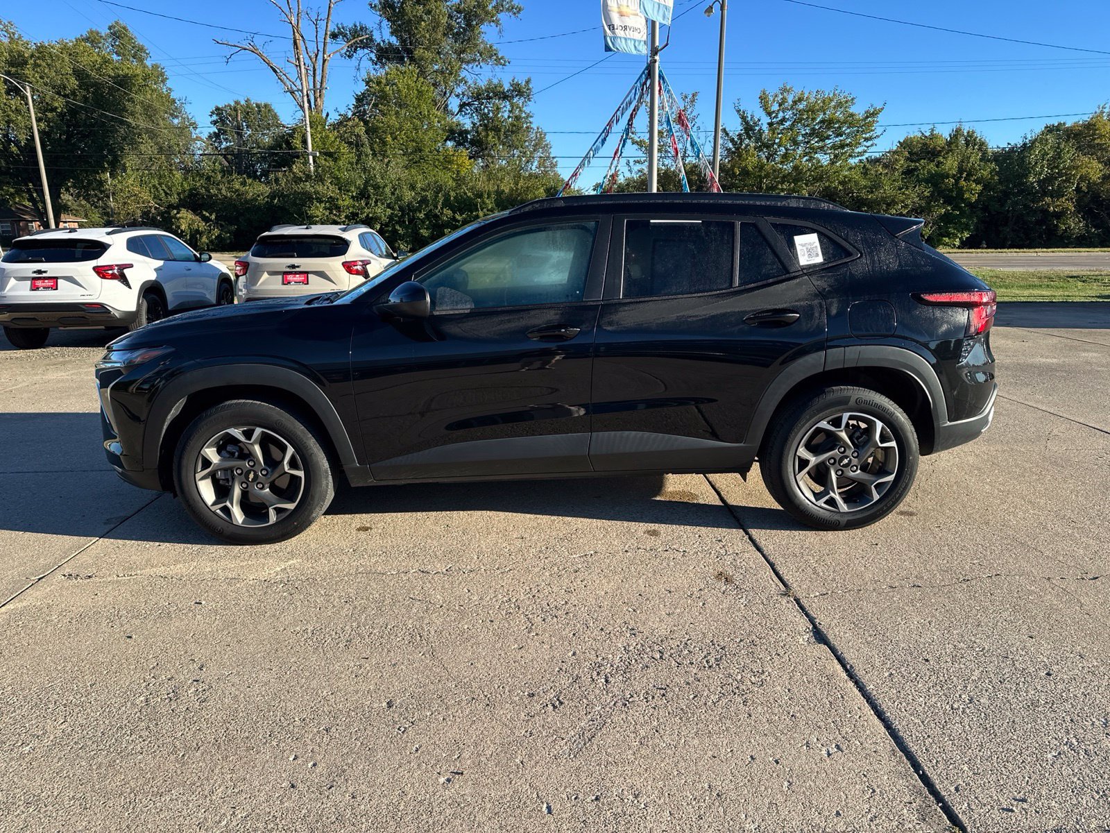 Used 2024 Chevrolet Trax LT w/ LT Convenience Package FWD image 6