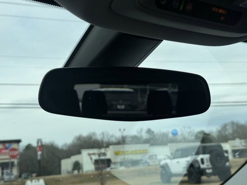 Used 2019 GMC Acadia SLE image 28