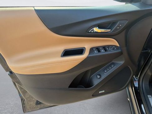 Used 2018 Chevrolet Equinox Premier FWD image 17