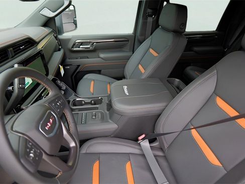 New 2026 GMC Sierra 2500 AT4 w/ AT4 Premium Plus Package image 9