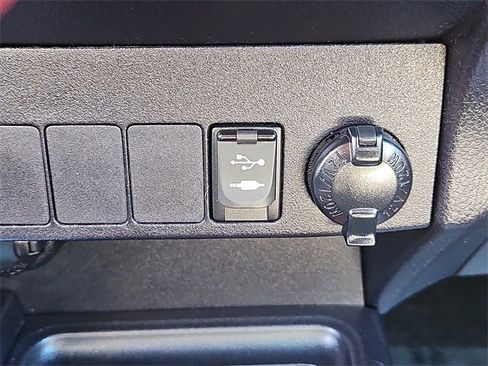 Used 2014 Toyota RAV4 XLE image 18