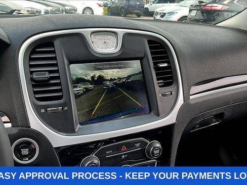 Used 2023 Chrysler 300 Touring w/ Sport Appearance Package RWD image 18