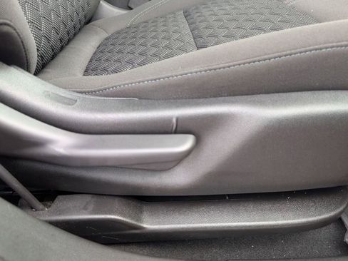 Used 2019 Chevrolet Blazer LT image 43