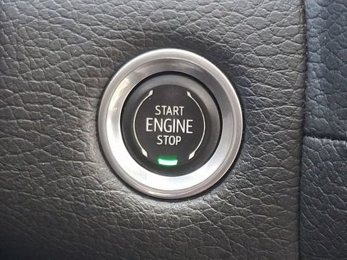 Used 2021 GMC Yukon XL Denali w/ Denali Premium Package AWD/4WD image 25