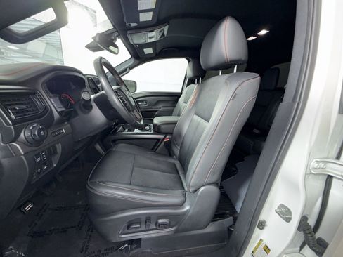 Used 2022 Nissan Titan PRO-4X w/ Off Road Protection Package AWD/4WD image 13