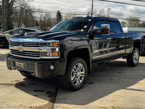 Used 2017 Chevrolet Silverado 2500 High Country w/ Duramax Plus Package image 7