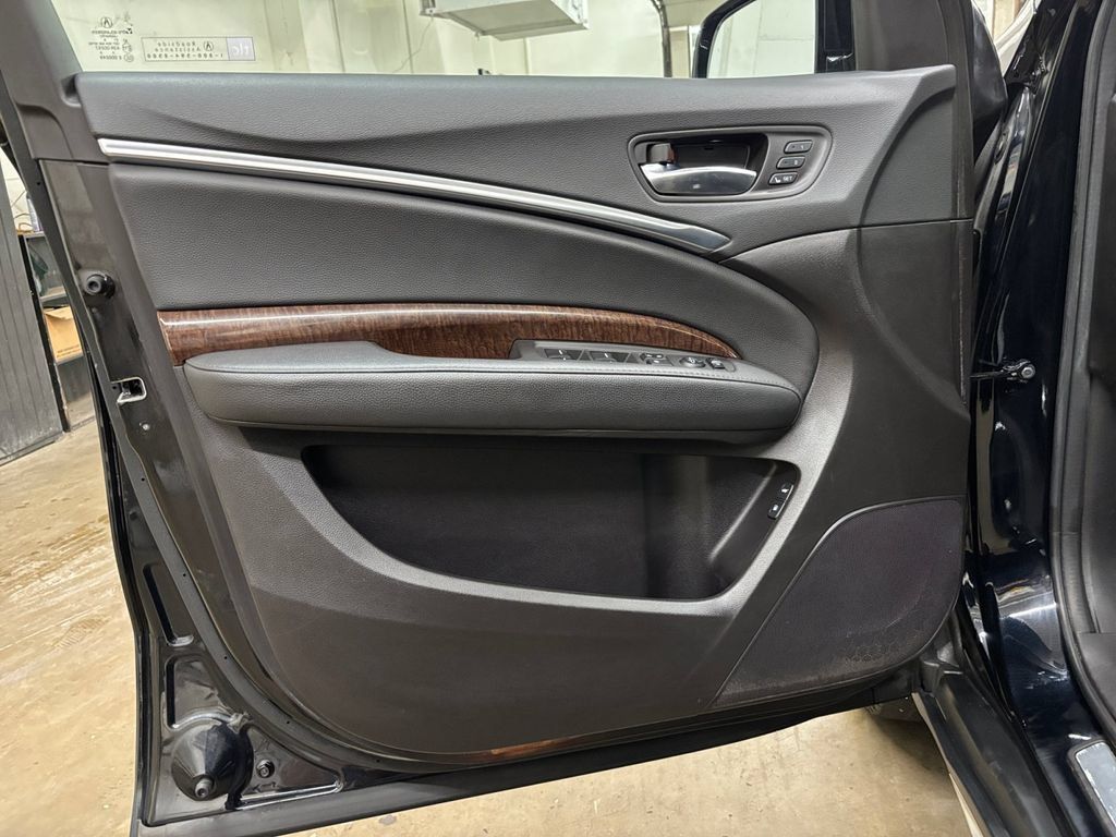 Used 2020 Acura MDX SH-AWD image 10