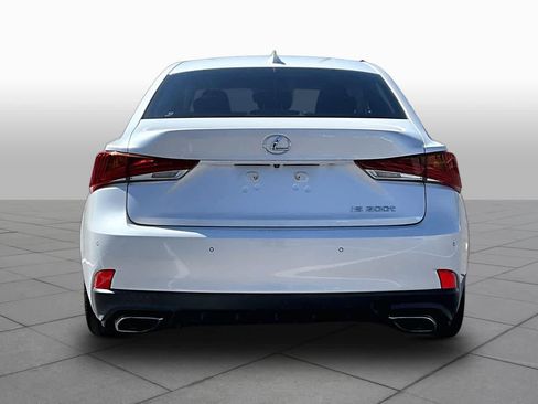 Used 2017 Lexus IS 200t w/ Premium Package RWD image 5