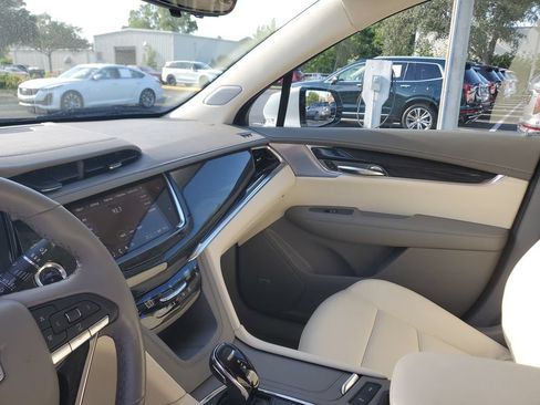 Certified 2023 Cadillac XT6 Premium Luxury w/ Technology Package FWD image 23
