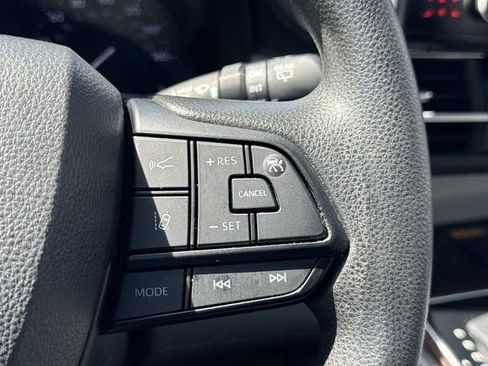 Used 2022 Toyota Sienna LE w/ LE Plus Package AWD/4WD image 17