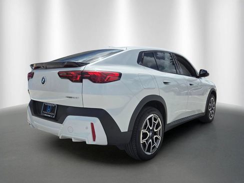 Used 2026 BMW X2 xDrive28i AWD/4WD image 3